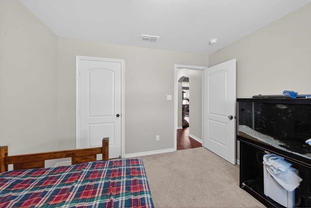 106 Ally Kate Dr, Chandler, TX 75758