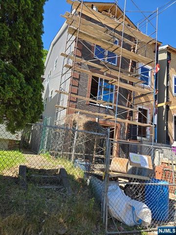 14 Cliff Street, Newark, NJ 07106