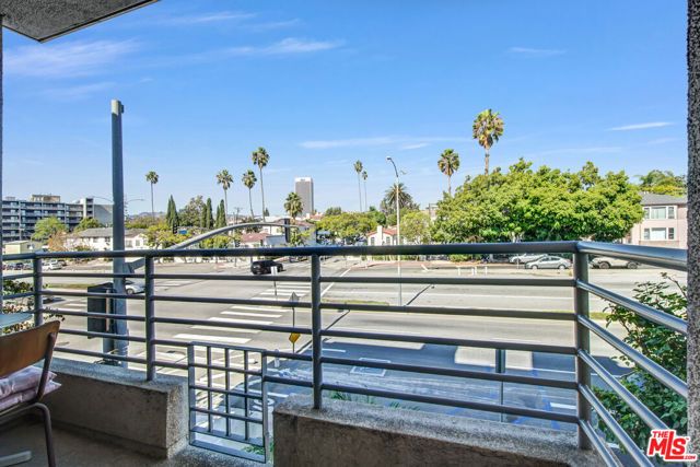 5764 San Vicente Boulevard 201, Los Angeles, CA 90019