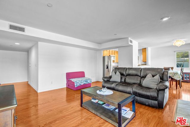 5764 San Vicente Boulevard 201, Los Angeles, CA 90019
