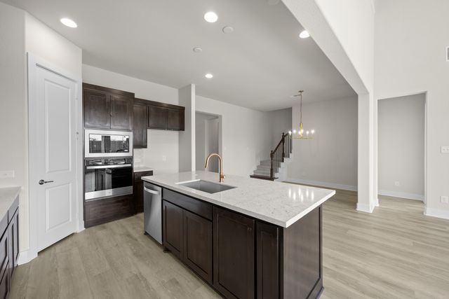 470 Red Maple Road, Waxahachie, TX 75165
