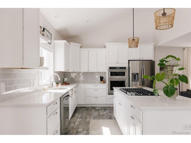 8652 W 49th Pl, Arvada, CO 80002