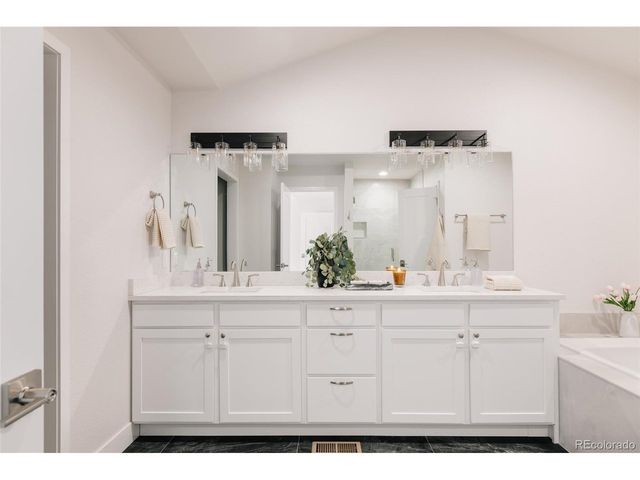 8652 W 49th Pl, Arvada, CO 80002