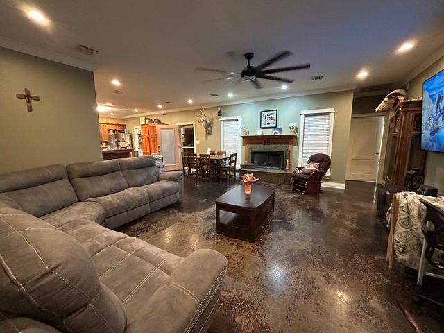 530 Sugar Plum Street, Houma, LA 70364