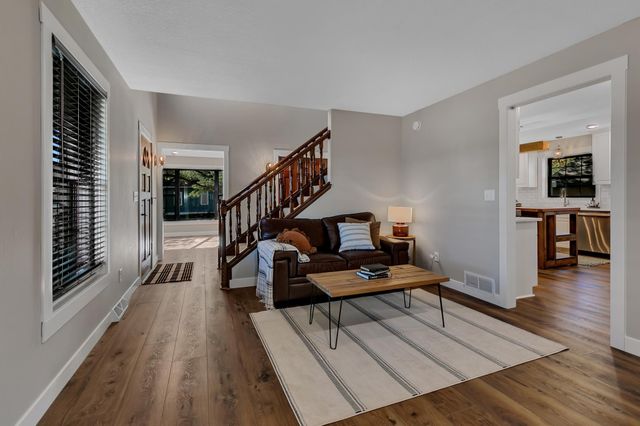 501 Riverside Avenue N, Sartell, MN 56377