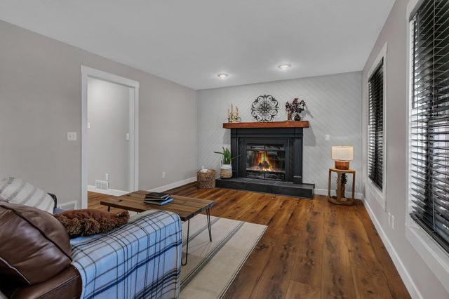 501 Riverside Avenue N, Sartell, MN 56377