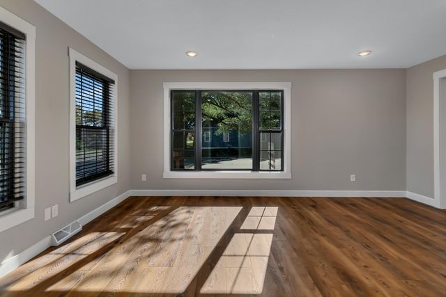 501 Riverside Avenue N, Sartell, MN 56377