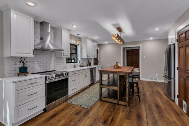 501 Riverside Avenue N, Sartell, MN 56377