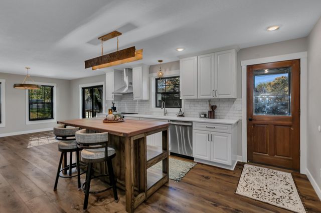 501 Riverside Avenue N, Sartell, MN 56377