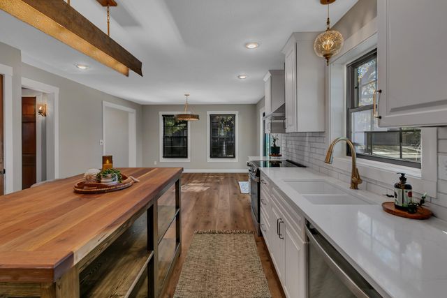 501 Riverside Avenue N, Sartell, MN 56377