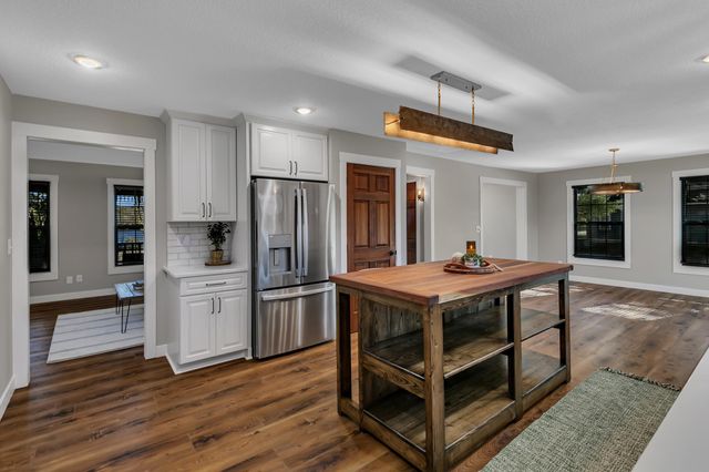 501 Riverside Avenue N, Sartell, MN 56377