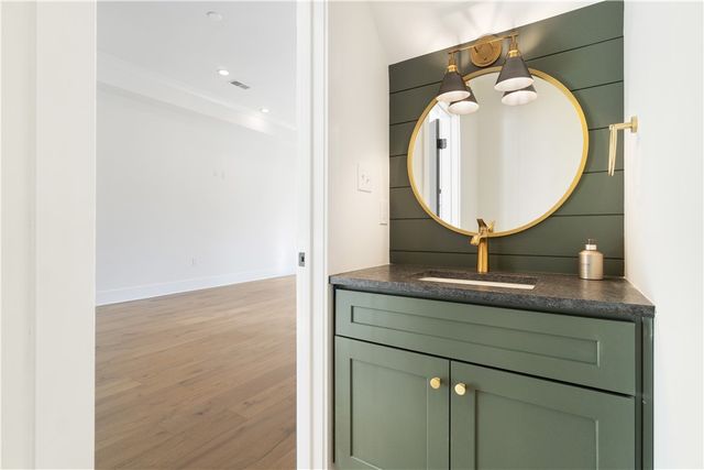 6744 McPherson Blvd, Point Breeze, PA 15208