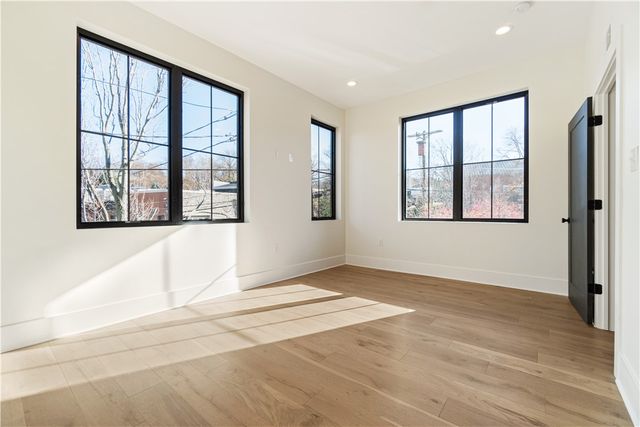 6744 McPherson Blvd, Point Breeze, PA 15208