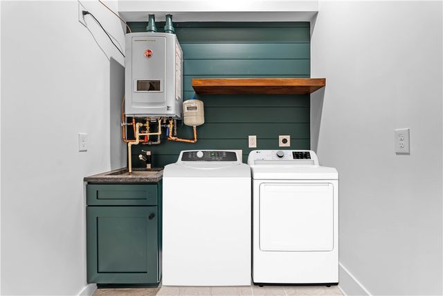 6744 McPherson Blvd, Point Breeze, PA 15208