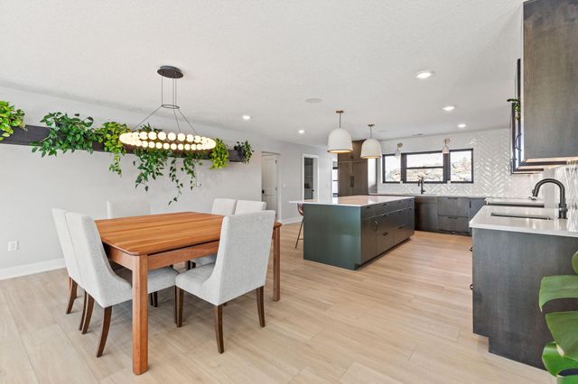 1084 Autumn Oak Lane, Hudson, WI 54016