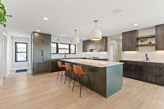 1084 Autumn Oak Lane, Hudson, WI 54016