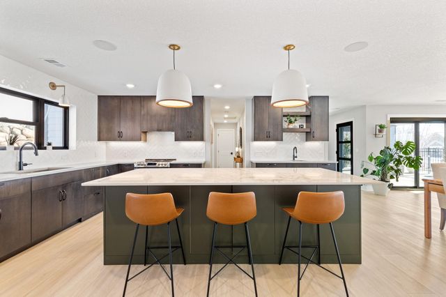 1084 Autumn Oak Lane, Hudson, WI 54016