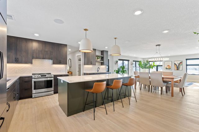 1084 Autumn Oak Lane, Hudson, WI 54016