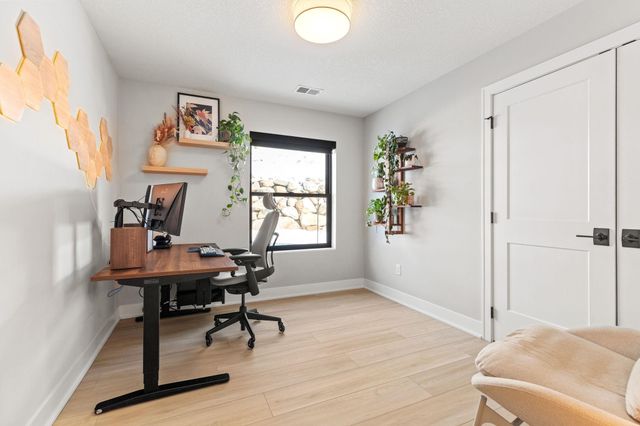 1084 Autumn Oak Lane, Hudson, WI 54016