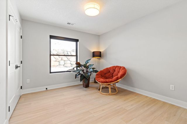 1084 Autumn Oak Lane, Hudson, WI 54016