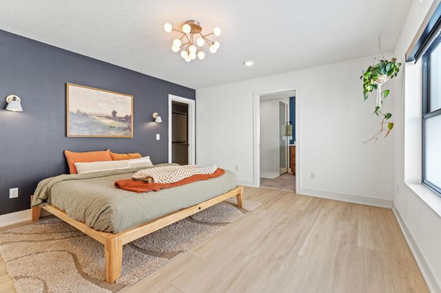 1084 Autumn Oak Lane, Hudson, WI 54016