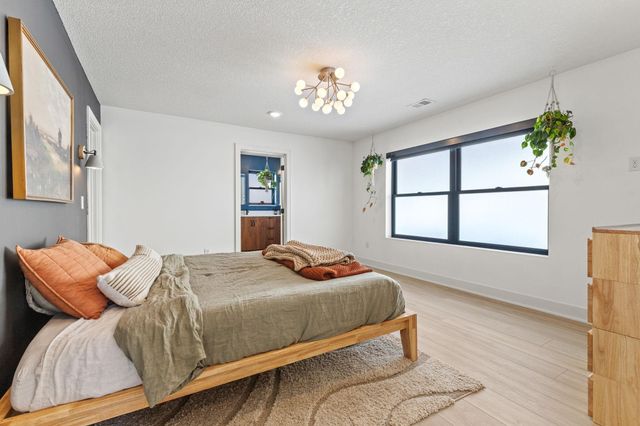 1084 Autumn Oak Lane, Hudson, WI 54016