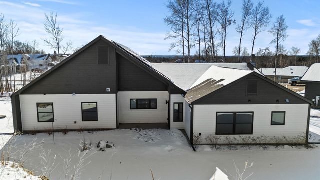 1084 Autumn Oak Lane, Hudson, WI 54016