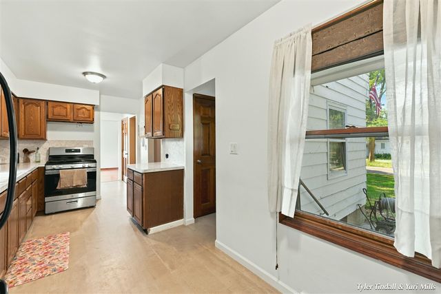 2029 Southland Drive, Muskegon, MI 49442