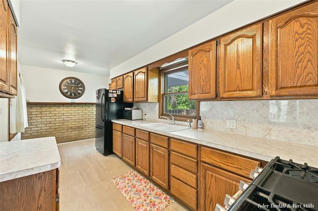 2029 Southland Drive, Muskegon, MI 49442