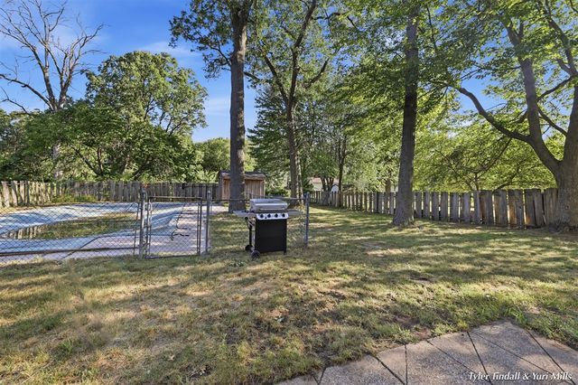 2029 Southland Drive, Muskegon, MI 49442