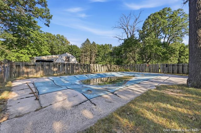 2029 Southland Drive, Muskegon, MI 49442