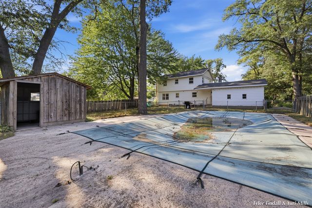 2029 Southland Drive, Muskegon, MI 49442