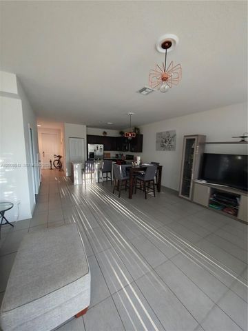 3329 NW 11th Ave 3329, Pompano Beach, FL 33064