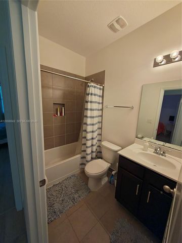 3329 NW 11th Ave 3329, Pompano Beach, FL 33064