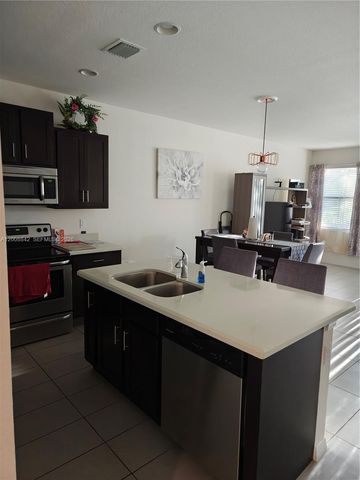 3329 NW 11th Ave 3329, Pompano Beach, FL 33064