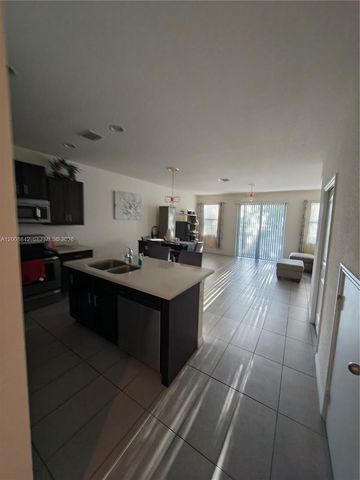 3329 NW 11th Ave 3329, Pompano Beach, FL 33064