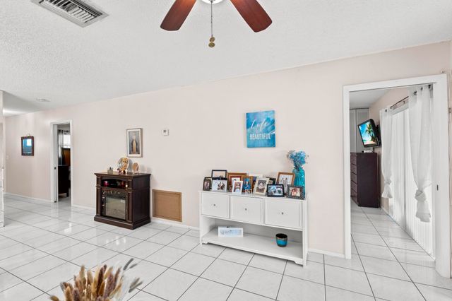 5775 W Fernley Dr Drive W 134, West Palm Beach, FL 33415