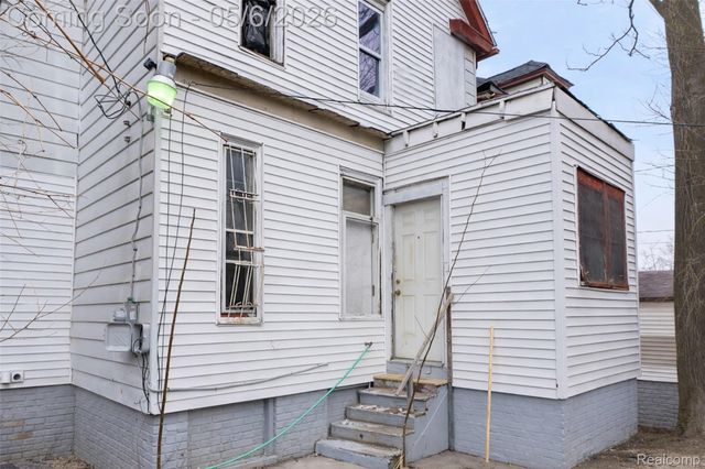 7720 E Canfield Street, Detroit, MI 48214