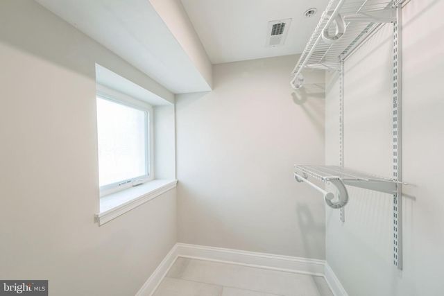 141 NE V STREET, Washington, DC 20002