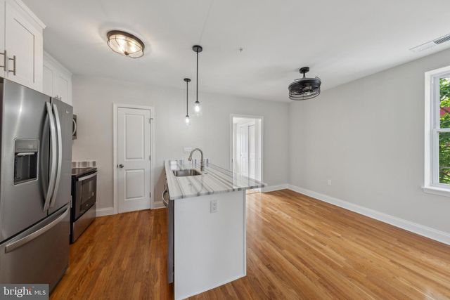 141 NE V STREET, Washington, DC 20002