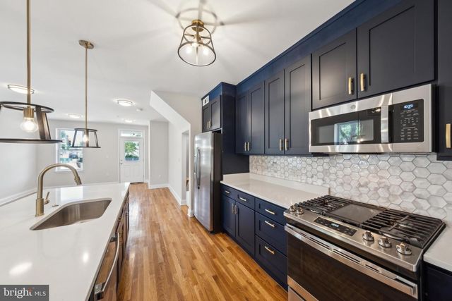 141 NE V STREET, Washington, DC 20002