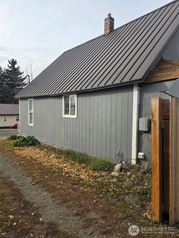 8021 State Route 903, Ronald, WA 98940