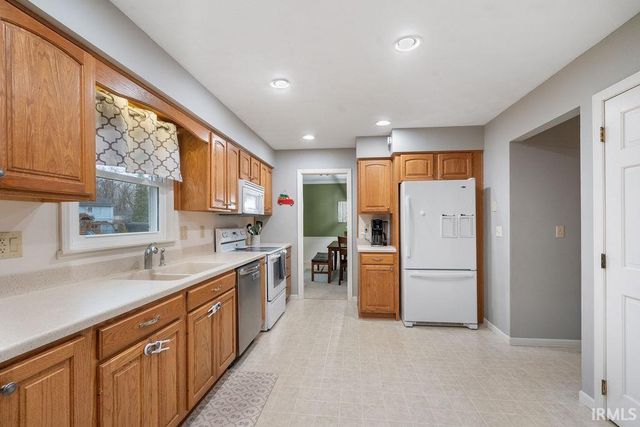 1210 DEVON Court, Kokomo, IN 46901