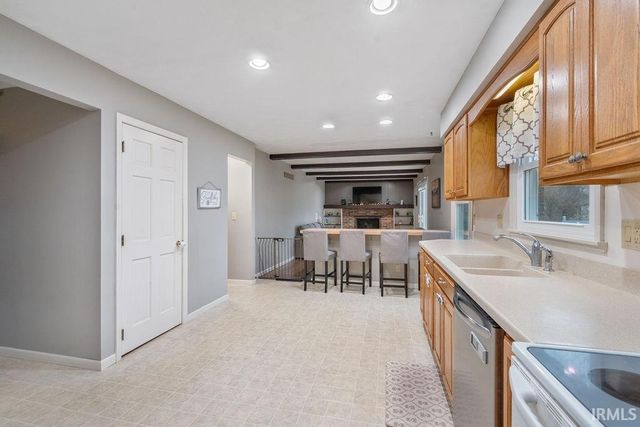 1210 DEVON Court, Kokomo, IN 46901