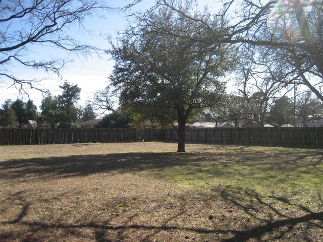 211 S Olive Street, Grapeland, TX 75844