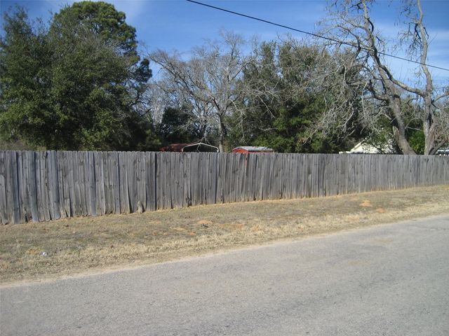211 S Olive Street, Grapeland, TX 75844