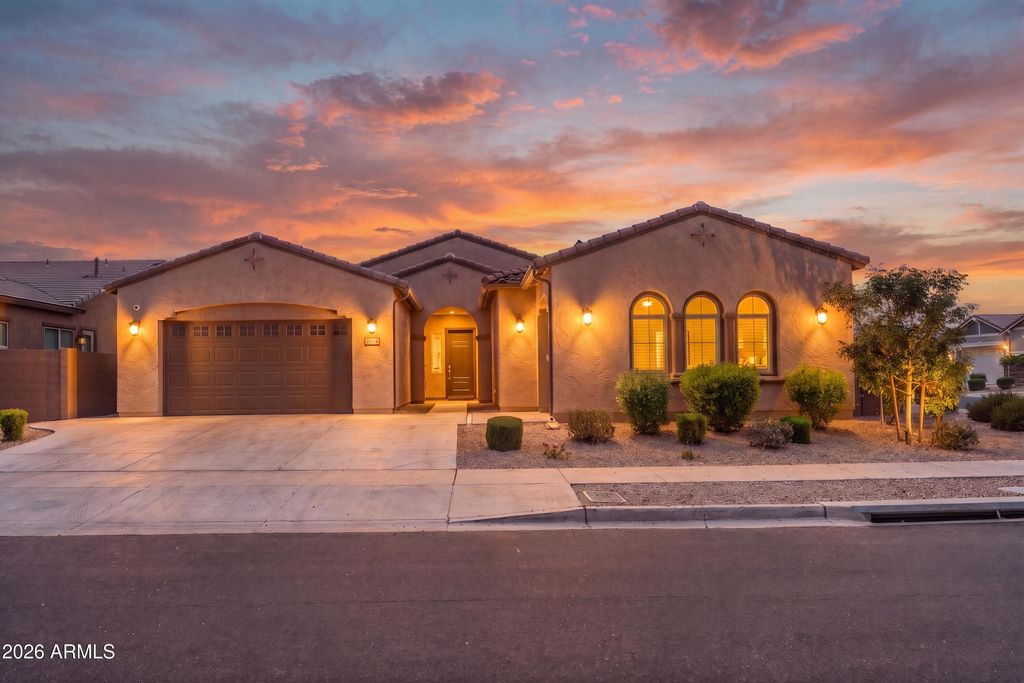 9412 S 41st Drive, Laveen, AZ 85339