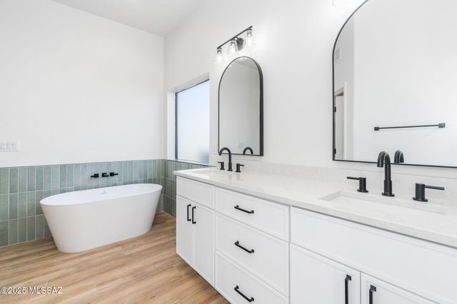10530 E Escalante Road, Tucson, AZ 85730