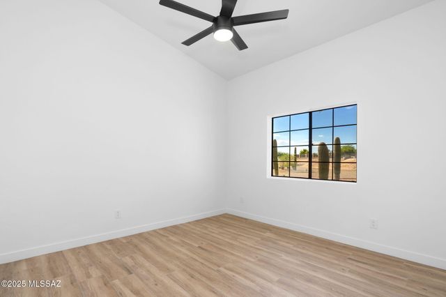 10530 E Escalante Road, Tucson, AZ 85730