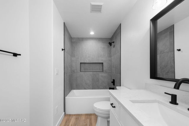 10530 E Escalante Road, Tucson, AZ 85730